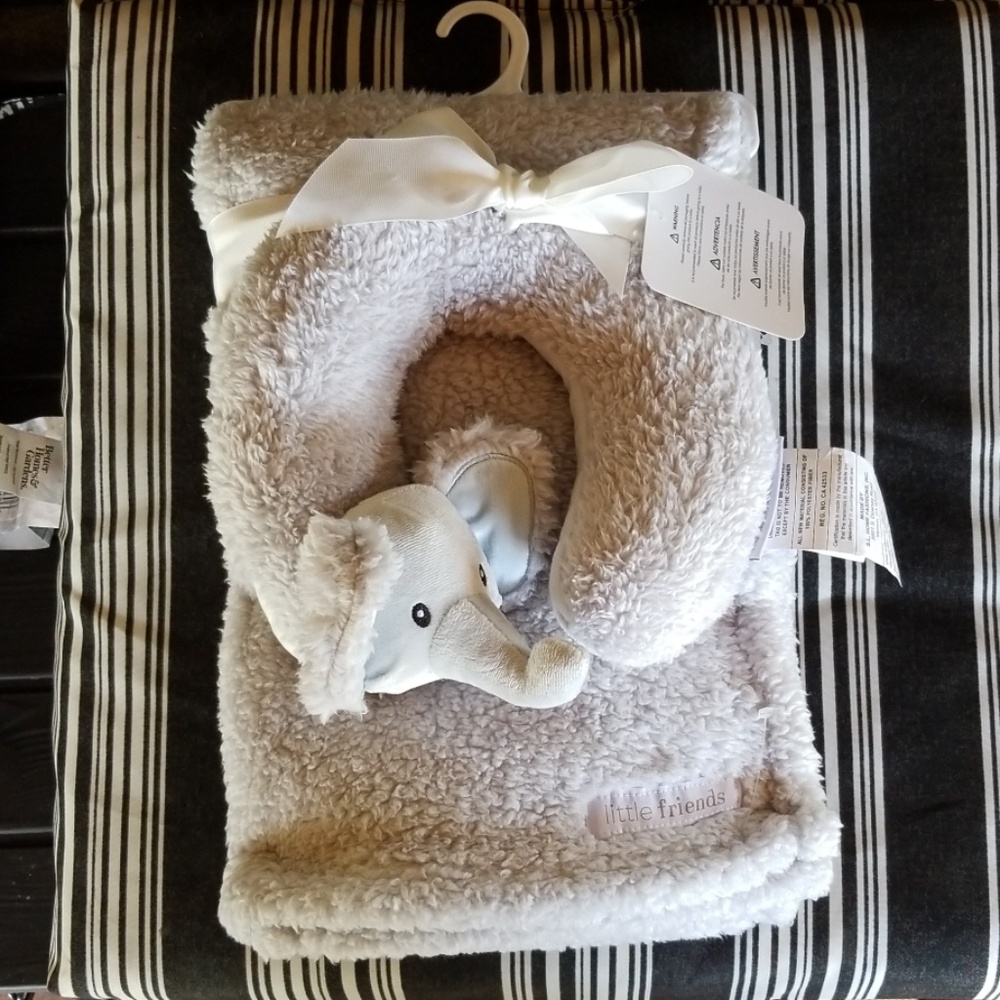FLASH SALE Little Friends Blanketw/CarSeatHeadRest
